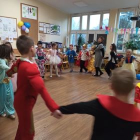 Zabawa karnawałowa w klasie 1a