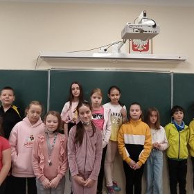 Dzień w różowych i żółtych kolorach ubrań w SP28